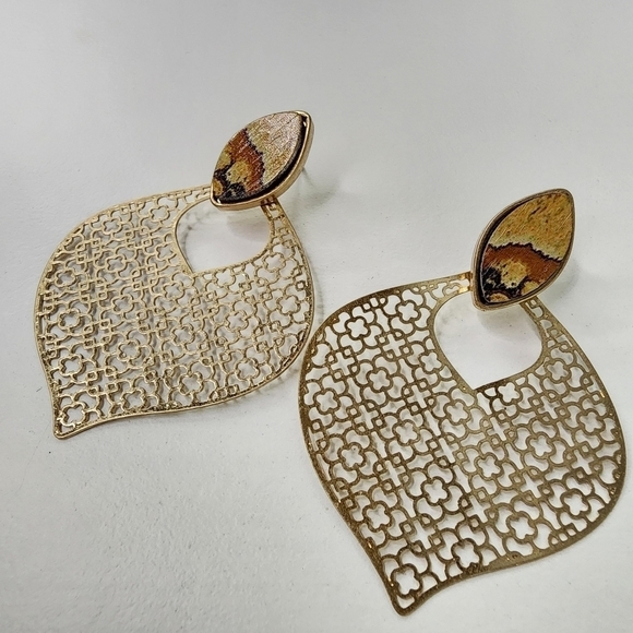 NWT Brown Wood Golden Teardrop Filigree Metal Earrings - Picture 3 of 7